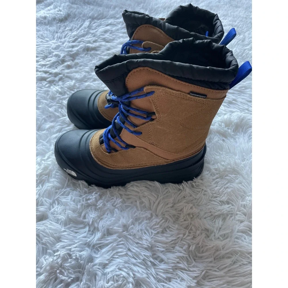The North Face Alpenglow V Waterproof Boots